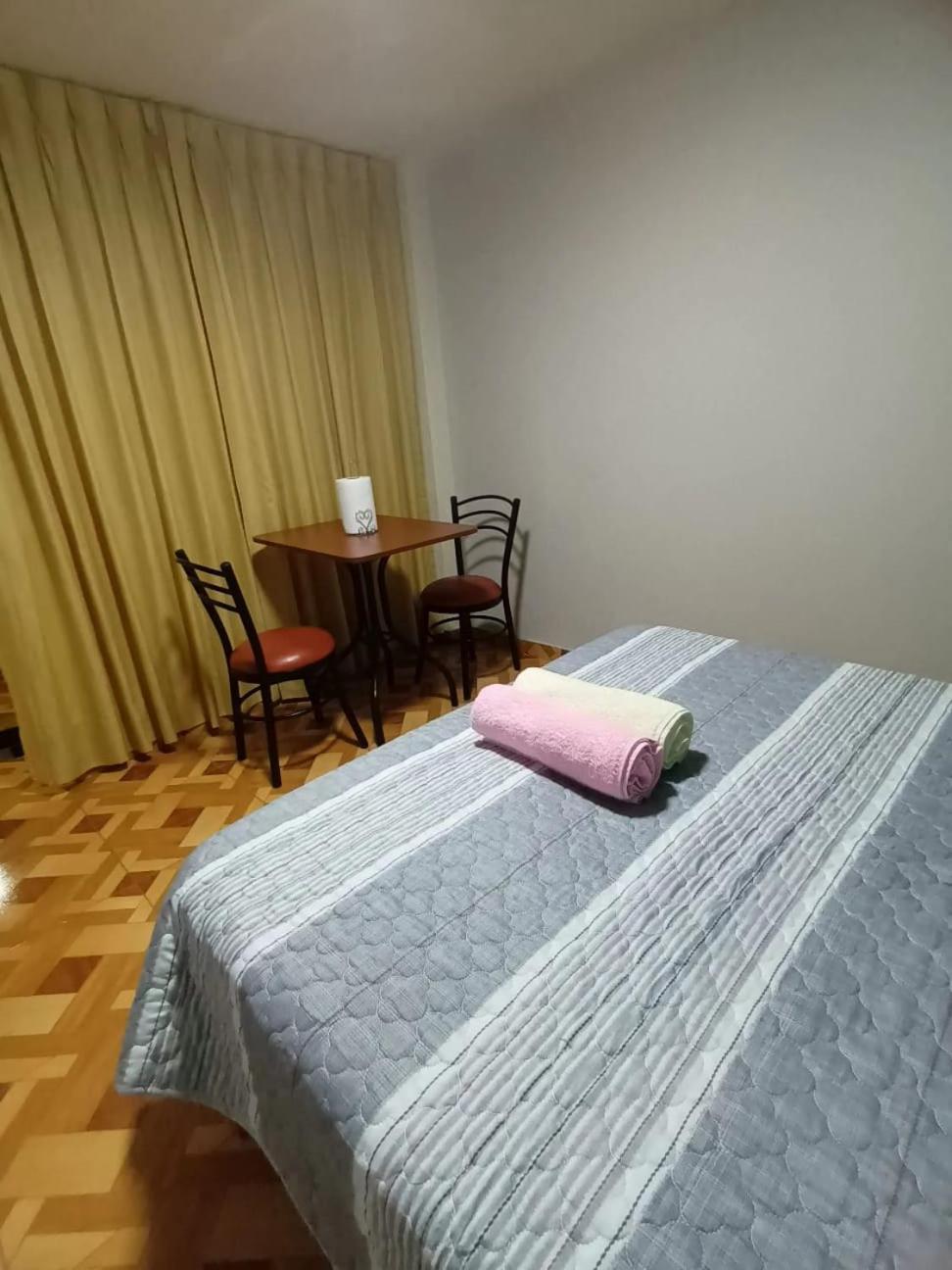 Right Across From The Airport - Free Shuttle - A Y J Familia Apartment Lima Exterior photo